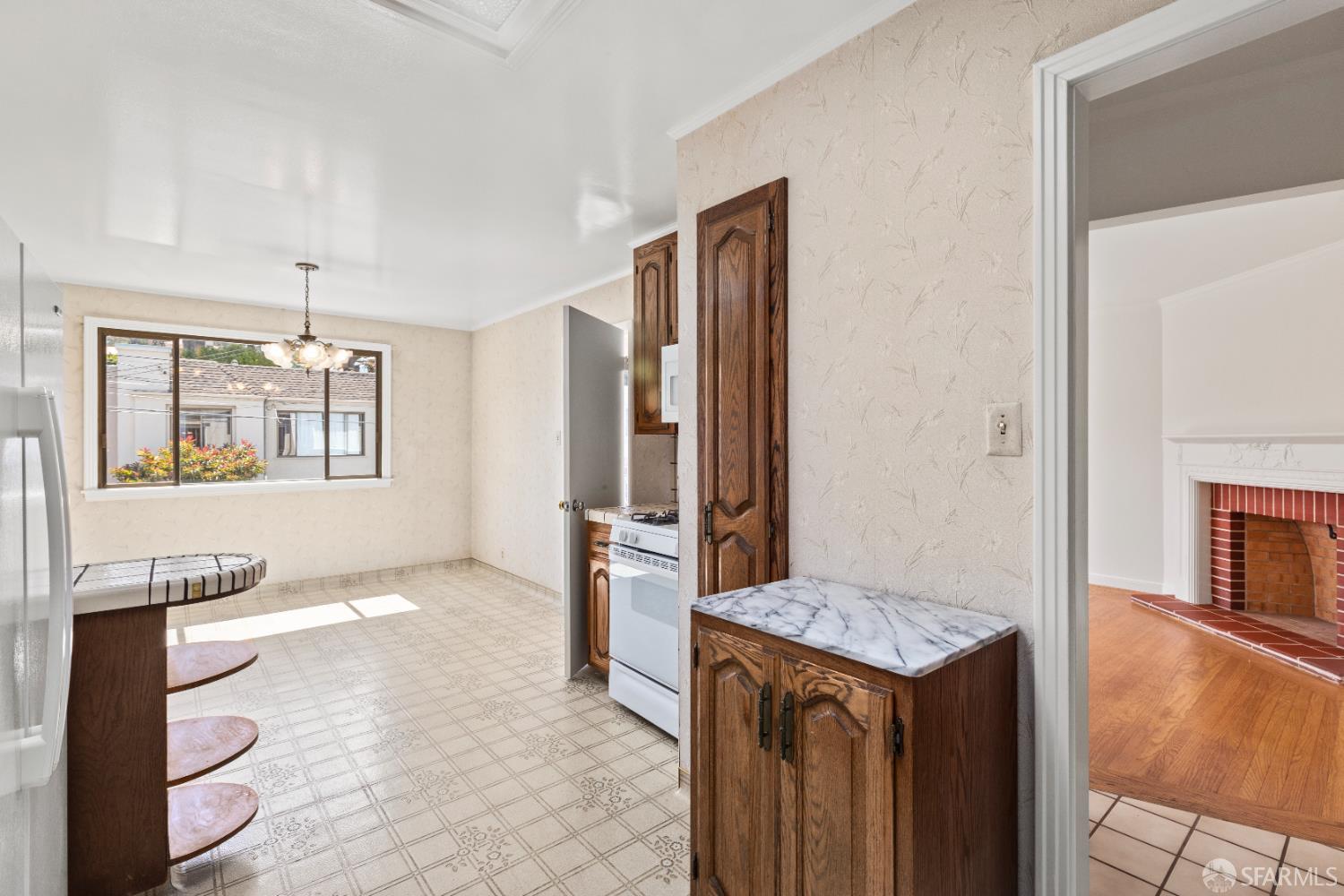 Detail Gallery Image 13 of 93 For 369 Princeton St, San Francisco,  CA 94134 - 4 Beds | 2 Baths