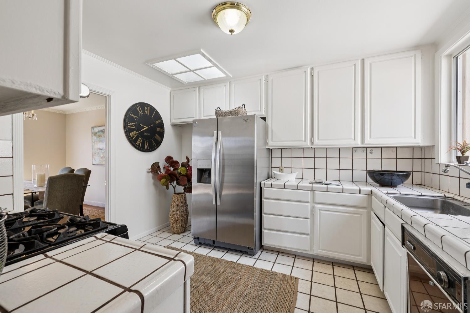 Detail Gallery Image 14 of 37 For 1874 34th Ave, San Francisco,  CA 94122 - 4 Beds | 4 Baths
