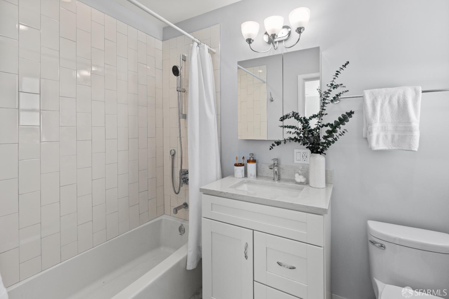 Detail Gallery Image 33 of 98 For 939 Innes Ave, San Francisco,  CA 94124 - 2 Beds | 2 Baths