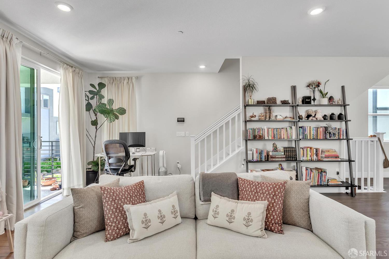 Detail Gallery Image 9 of 37 For 2821 San Jacinto Ln, Alameda,  CA 94501 - 4 Beds | 3/1 Baths