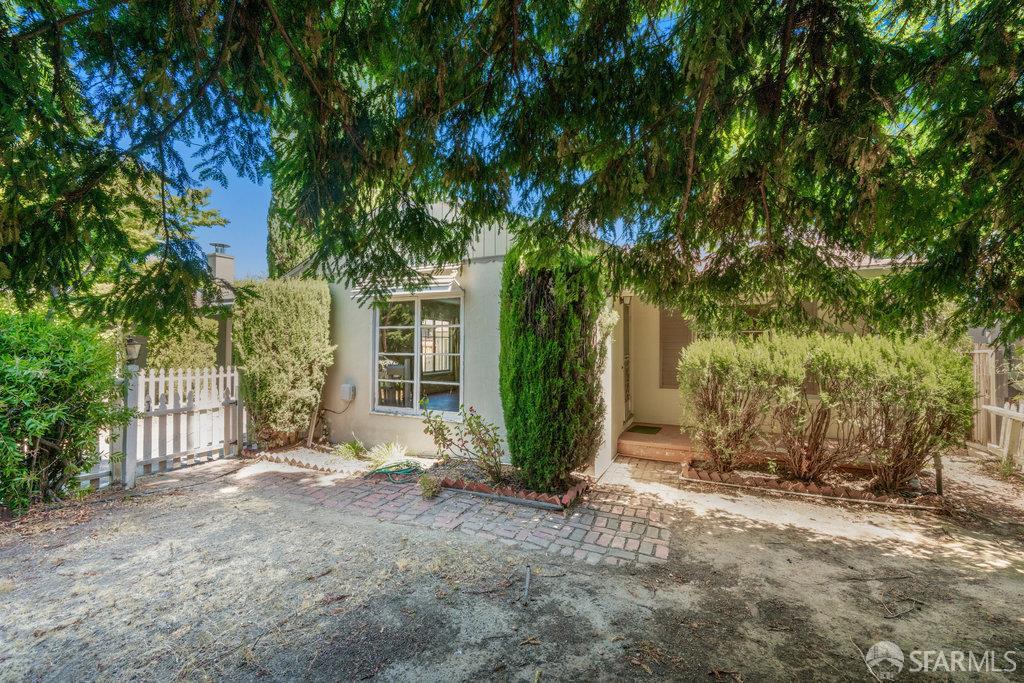 Detail Gallery Image 7 of 99 For 1304 Orange Ave, Menlo Park,  CA 94025 - 2 Beds | 1 Baths
