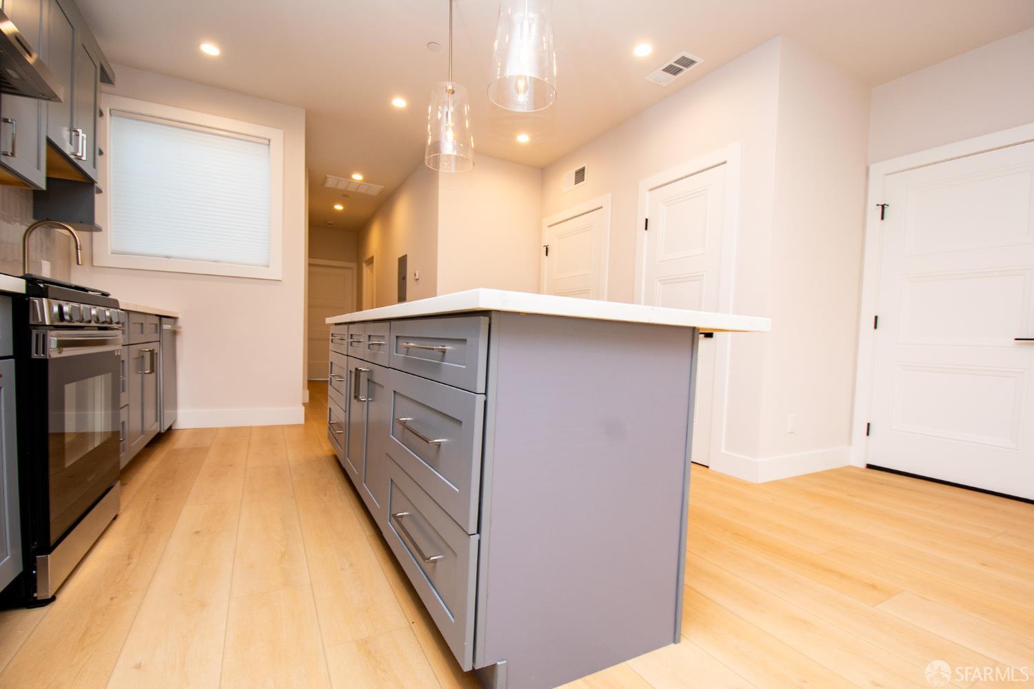 Detail Gallery Image 6 of 21 For 436 20th Ave, San Francisco,  CA 94121 - 2 Beds | 2/1 Baths