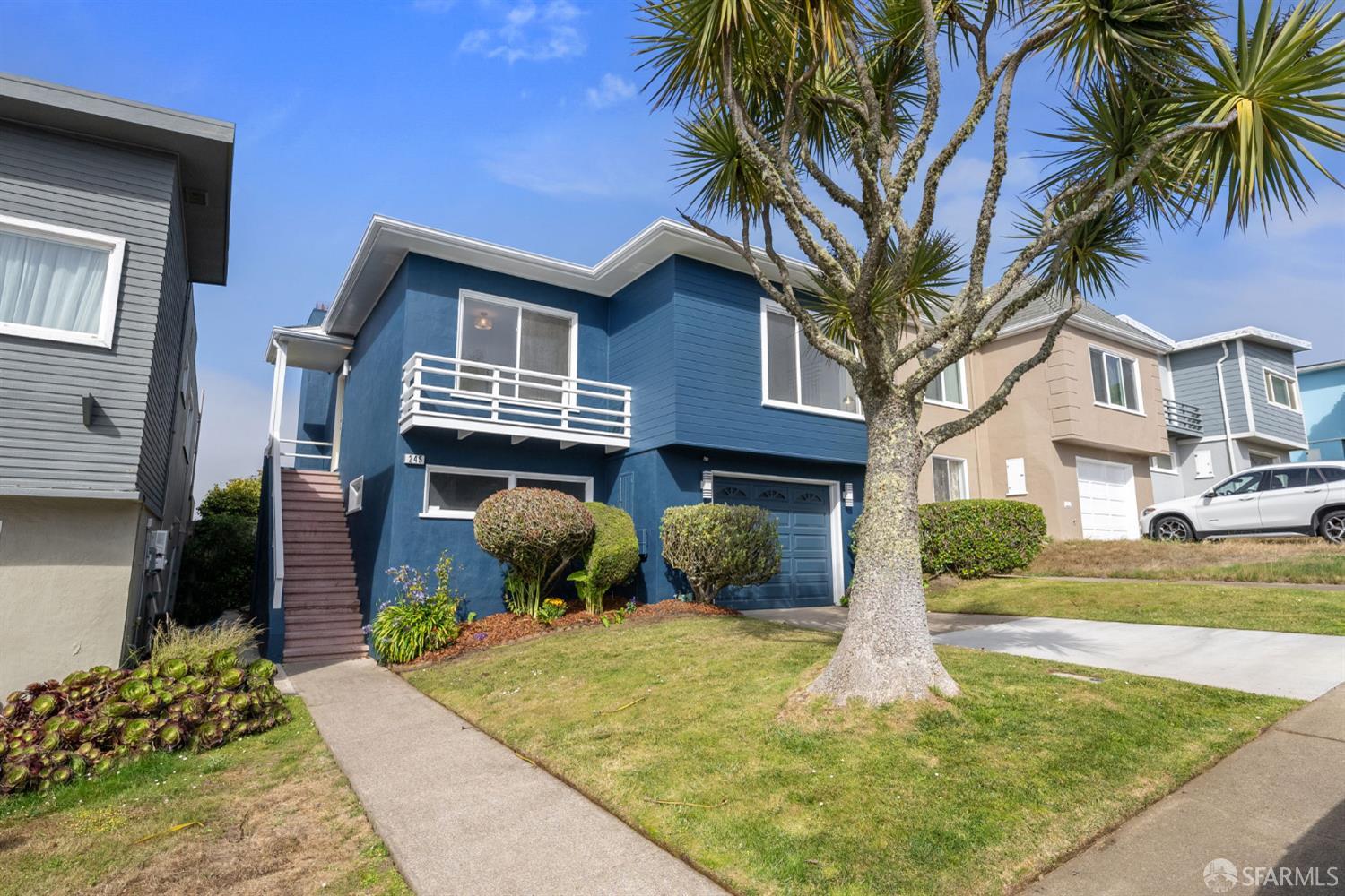 Detail Gallery Image 3 of 54 For 245 Skyline Dr, Daly City,  CA 94015 - 2 Beds | 1 Baths