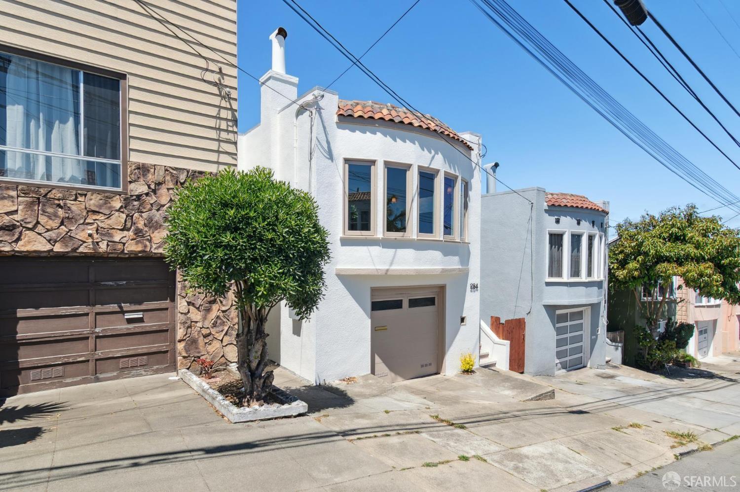 Detail Gallery Image 2 of 83 For 284 Allison St, San Francisco,  CA 94112 - 3 Beds | 2 Baths