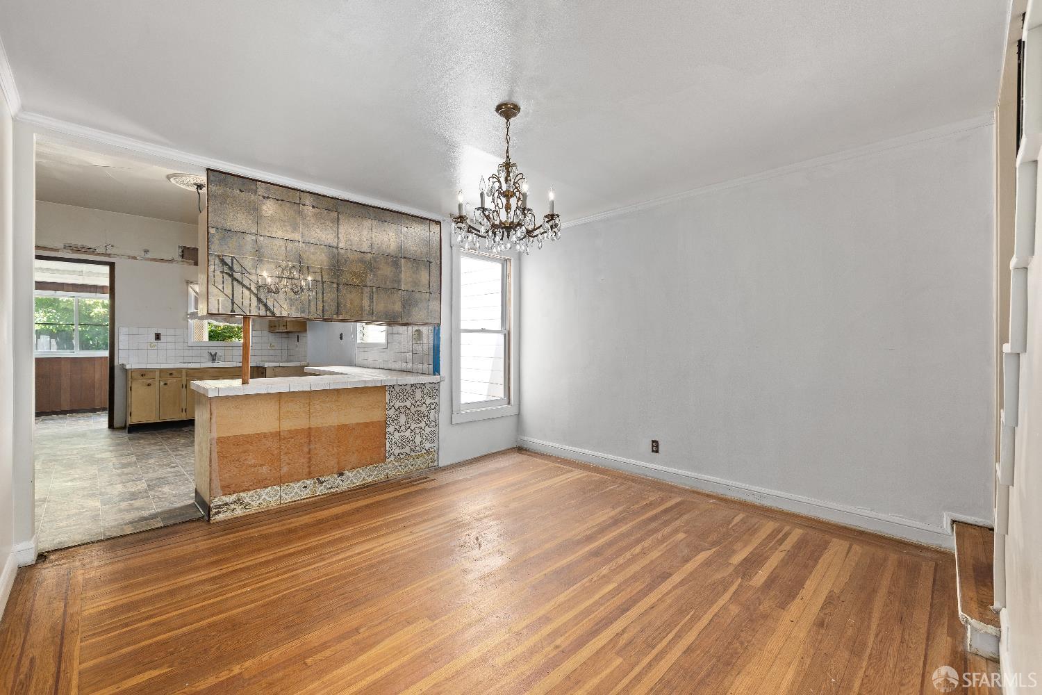 Detail Gallery Image 4 of 19 For 3250 Folsom St, San Francisco,  CA 94110 - 3 Beds | 1 Baths