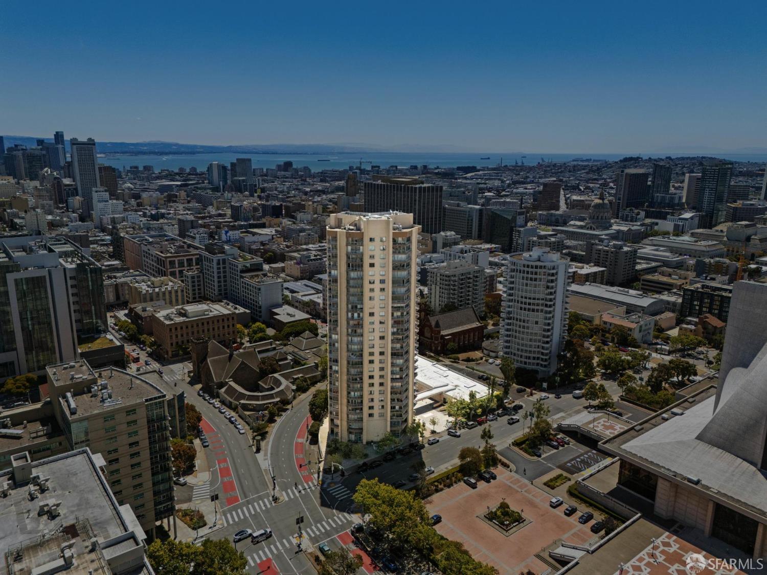 Photo #2: 425047894 Listing 