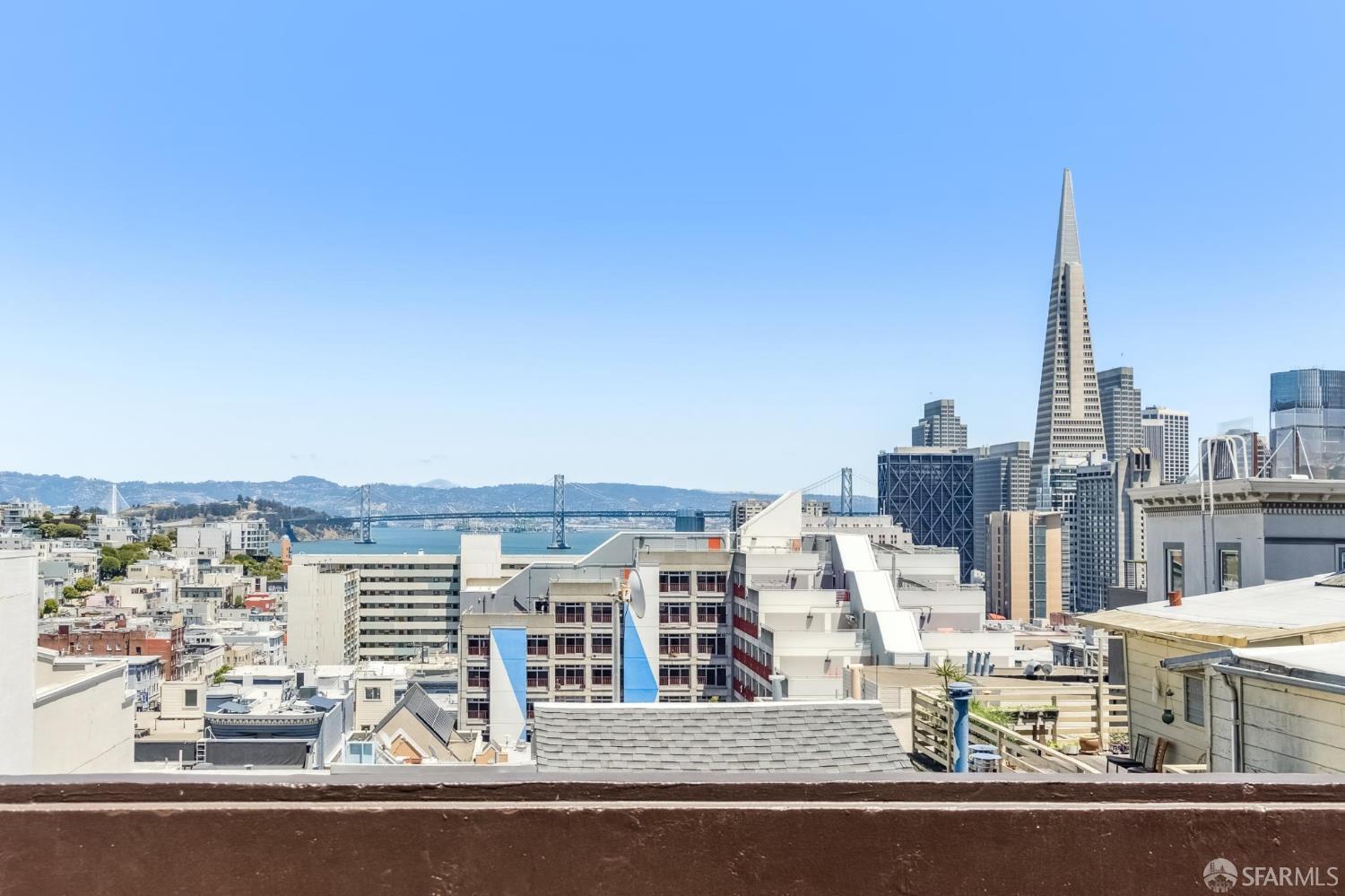 Detail Gallery Image 9 of 42 For 1520 Taylor St #103,  San Francisco,  CA 94133 - 2 Beds | 2 Baths