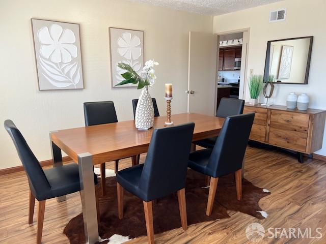 Detail Gallery Image 6 of 34 For 11 Seville Way, South San Francisco,  CA 94080 - 4 Beds | 2/1 Baths