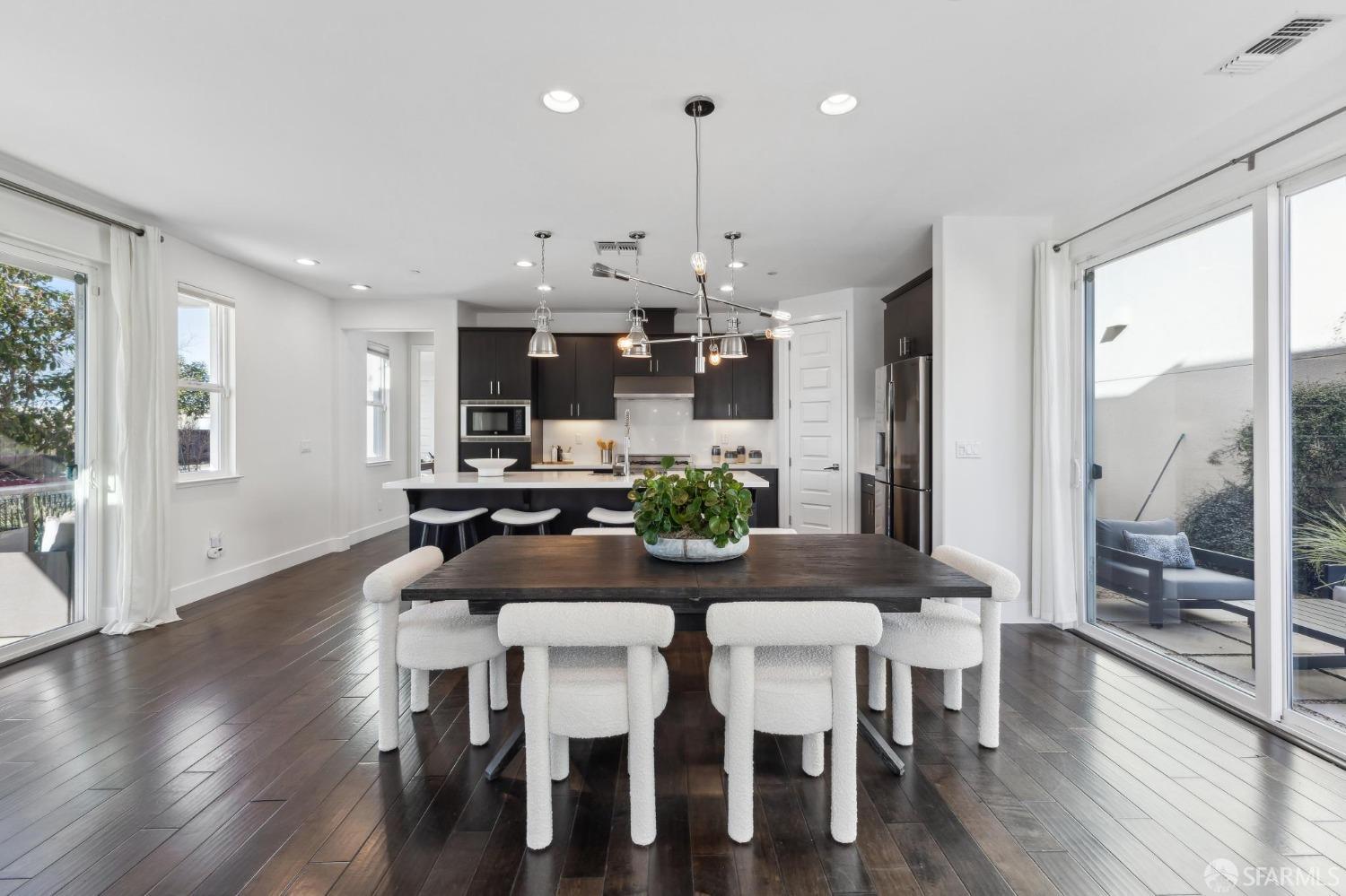Detail Gallery Image 7 of 52 For 2768 Bette St, Alameda,  CA 94501 - 4 Beds | 3/1 Baths