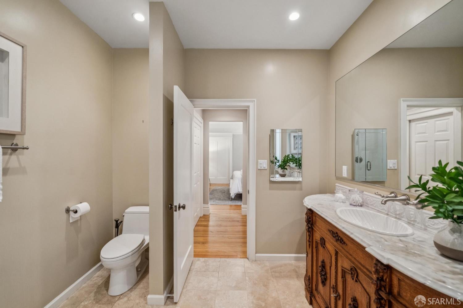 Detail Gallery Image 35 of 67 For 1125 Leavenworth St, San Francisco,  CA 94109 - 4 Beds | 3 Baths