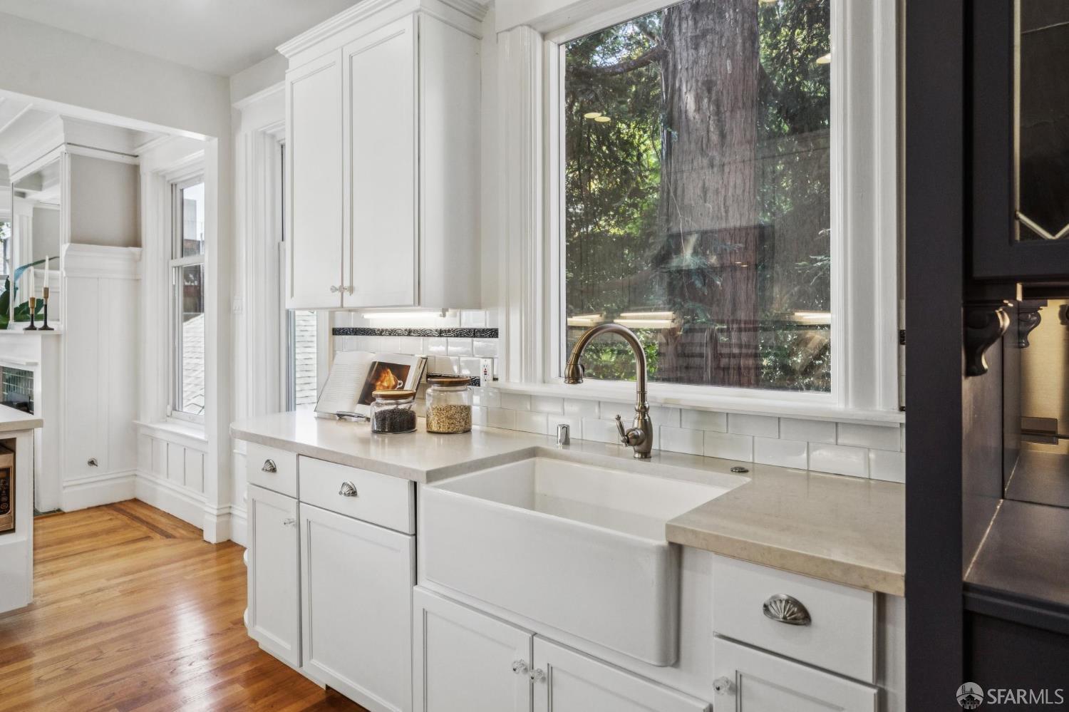Detail Gallery Image 25 of 67 For 1125 Leavenworth St, San Francisco,  CA 94109 - 4 Beds | 3 Baths