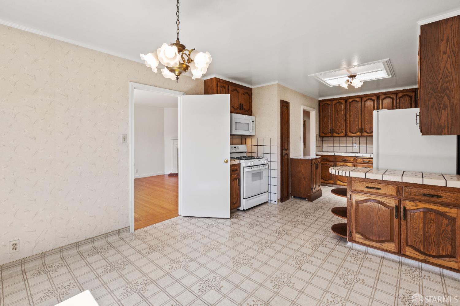 Detail Gallery Image 9 of 93 For 369 Princeton St, San Francisco,  CA 94134 - 4 Beds | 2 Baths