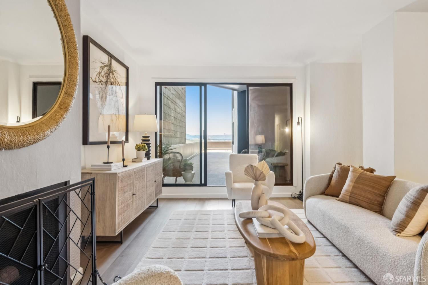 Detail Gallery Image 5 of 42 For 1520 Taylor St #103,  San Francisco,  CA 94133 - 2 Beds | 2 Baths