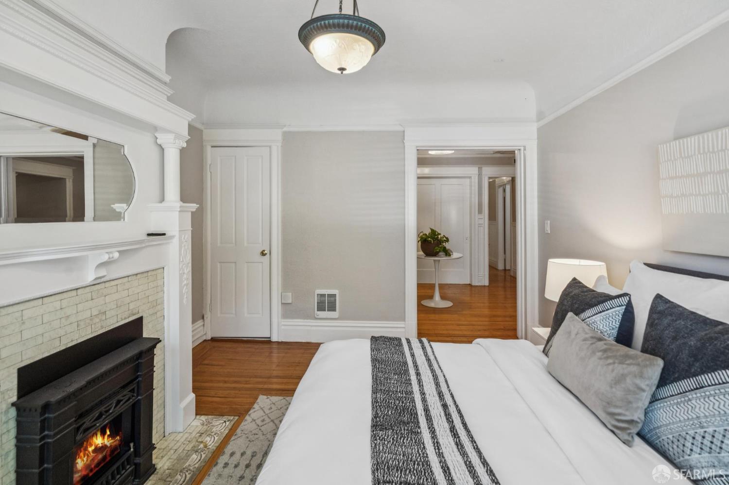 Detail Gallery Image 49 of 67 For 1125 Leavenworth St, San Francisco,  CA 94109 - 4 Beds | 3 Baths
