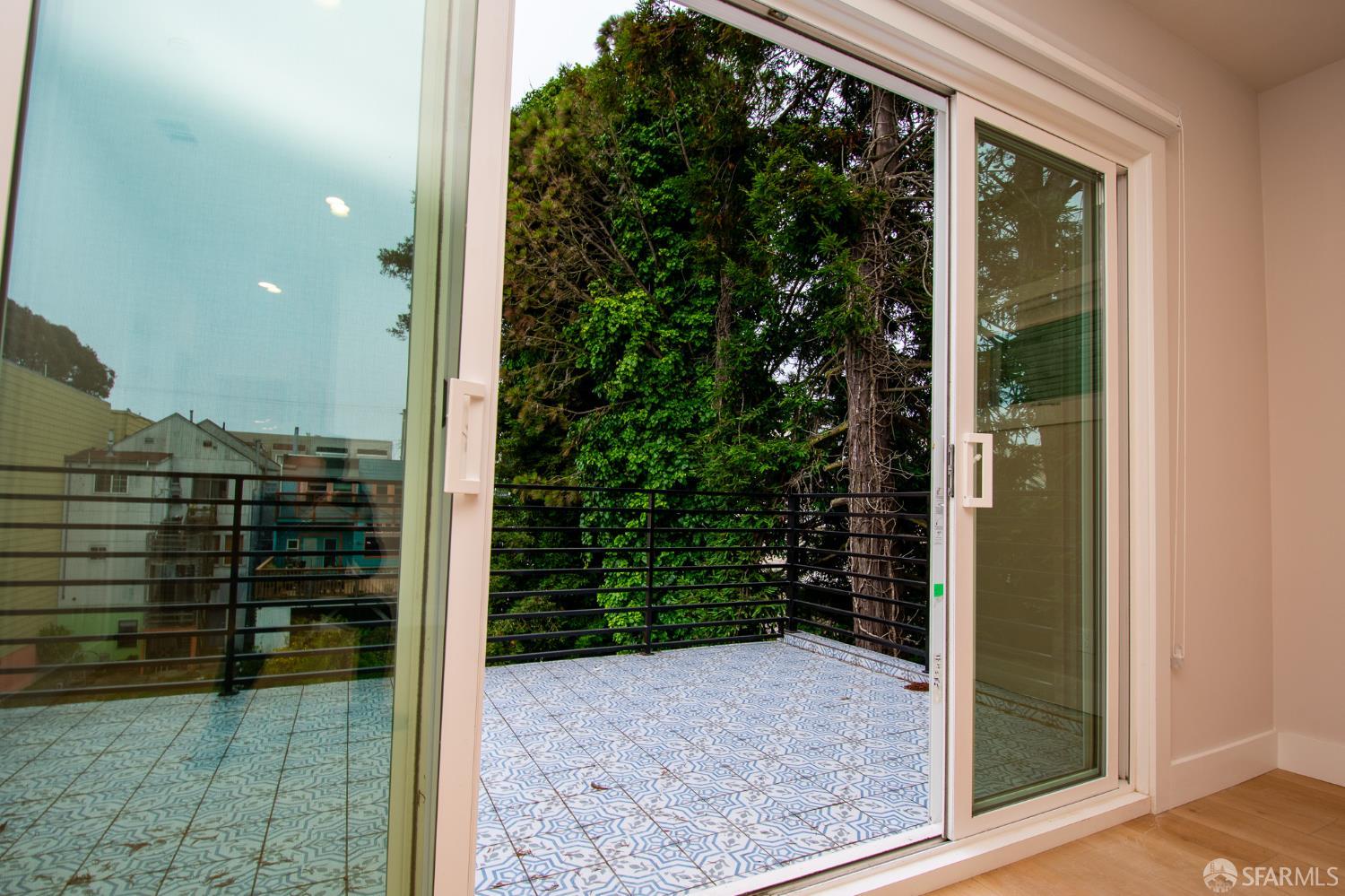 Detail Gallery Image 11 of 21 For 436 20th Ave, San Francisco,  CA 94121 - 2 Beds | 2/1 Baths