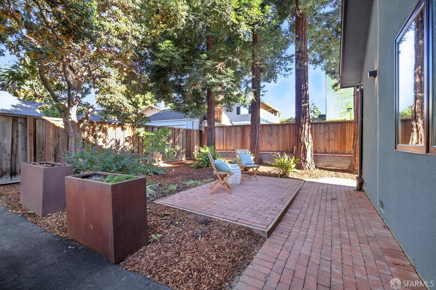 Detail Gallery Image 3 of 36 For 206 Donohoe St, East Palo Alto,  CA 94303 - 3 Beds | 3 Baths
