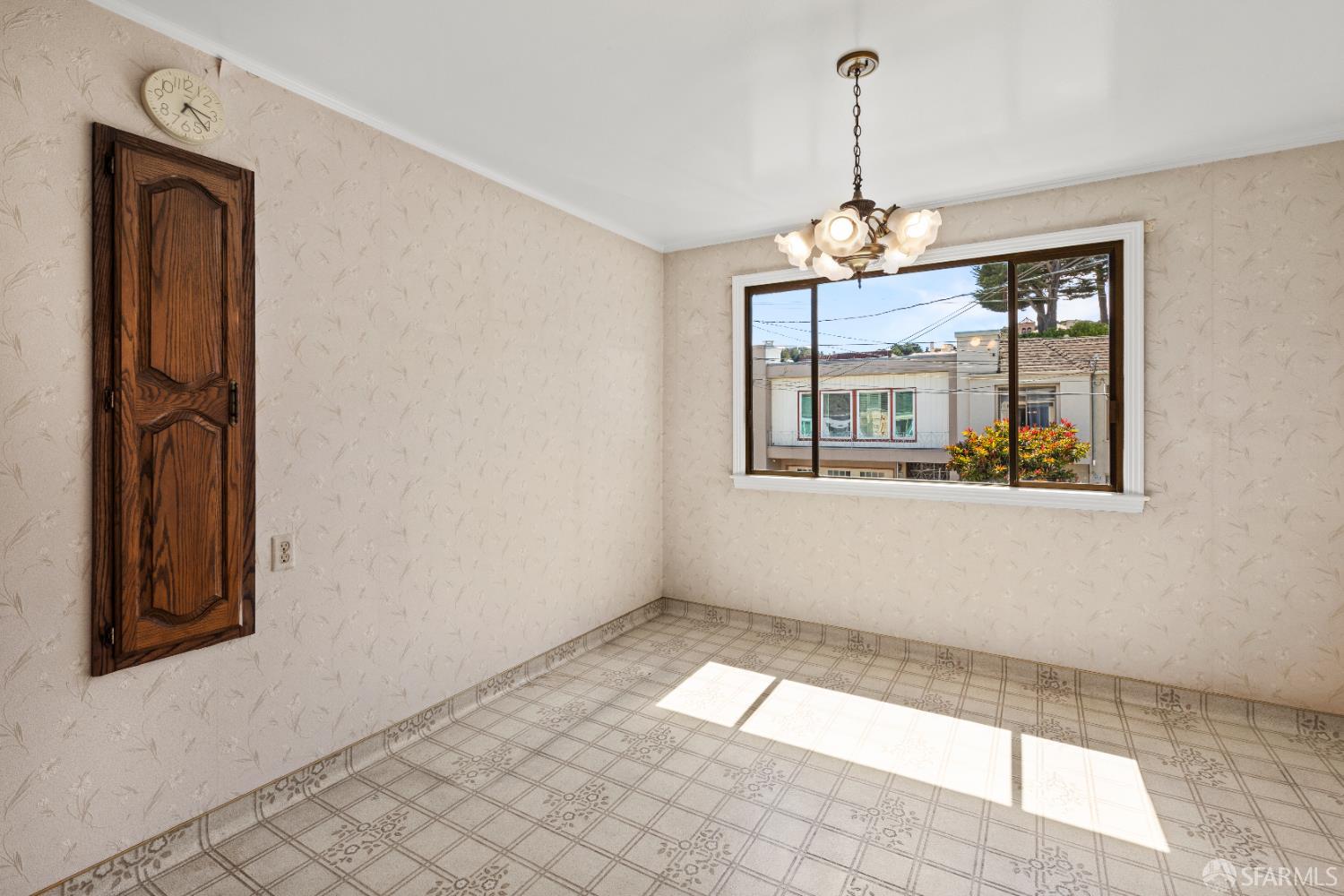 Detail Gallery Image 11 of 93 For 369 Princeton St, San Francisco,  CA 94134 - 4 Beds | 2 Baths