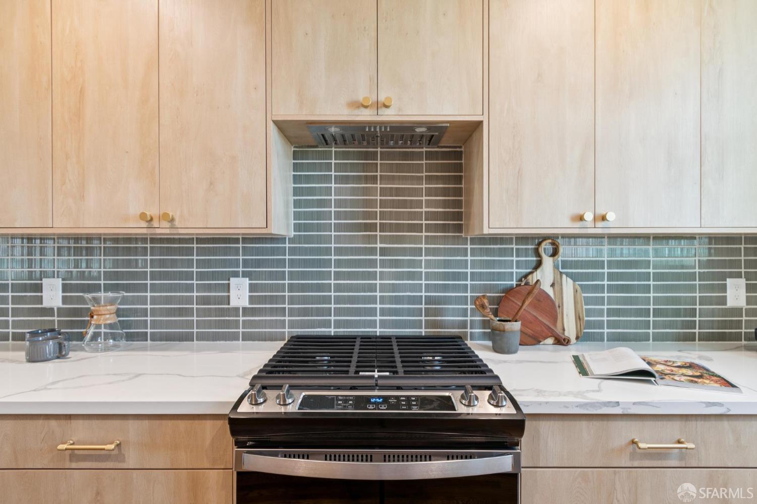 Detail Gallery Image 26 of 83 For 284 Allison St, San Francisco,  CA 94112 - 3 Beds | 2 Baths