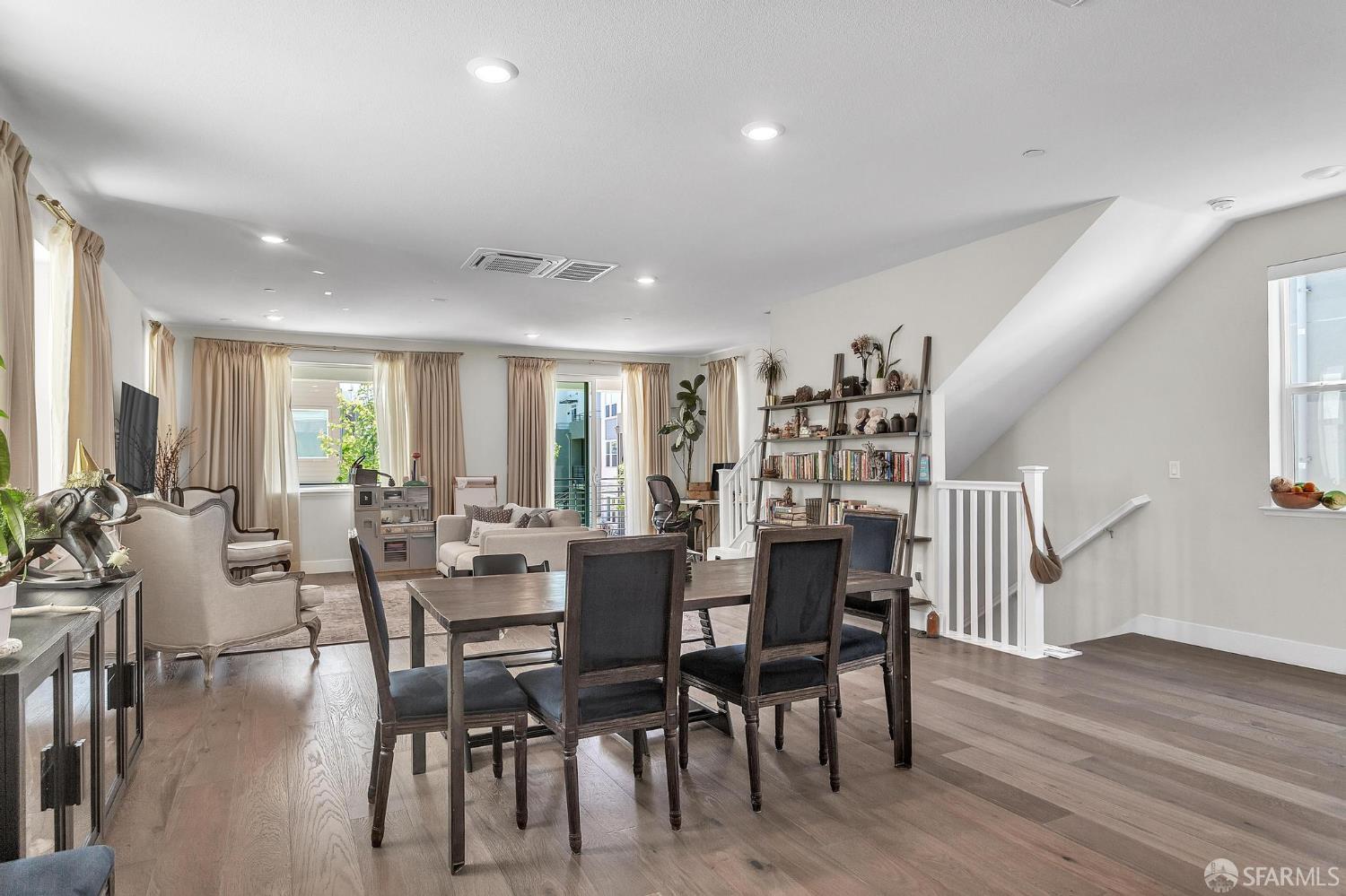 Detail Gallery Image 4 of 37 For 2821 San Jacinto Ln, Alameda,  CA 94501 - 4 Beds | 3/1 Baths