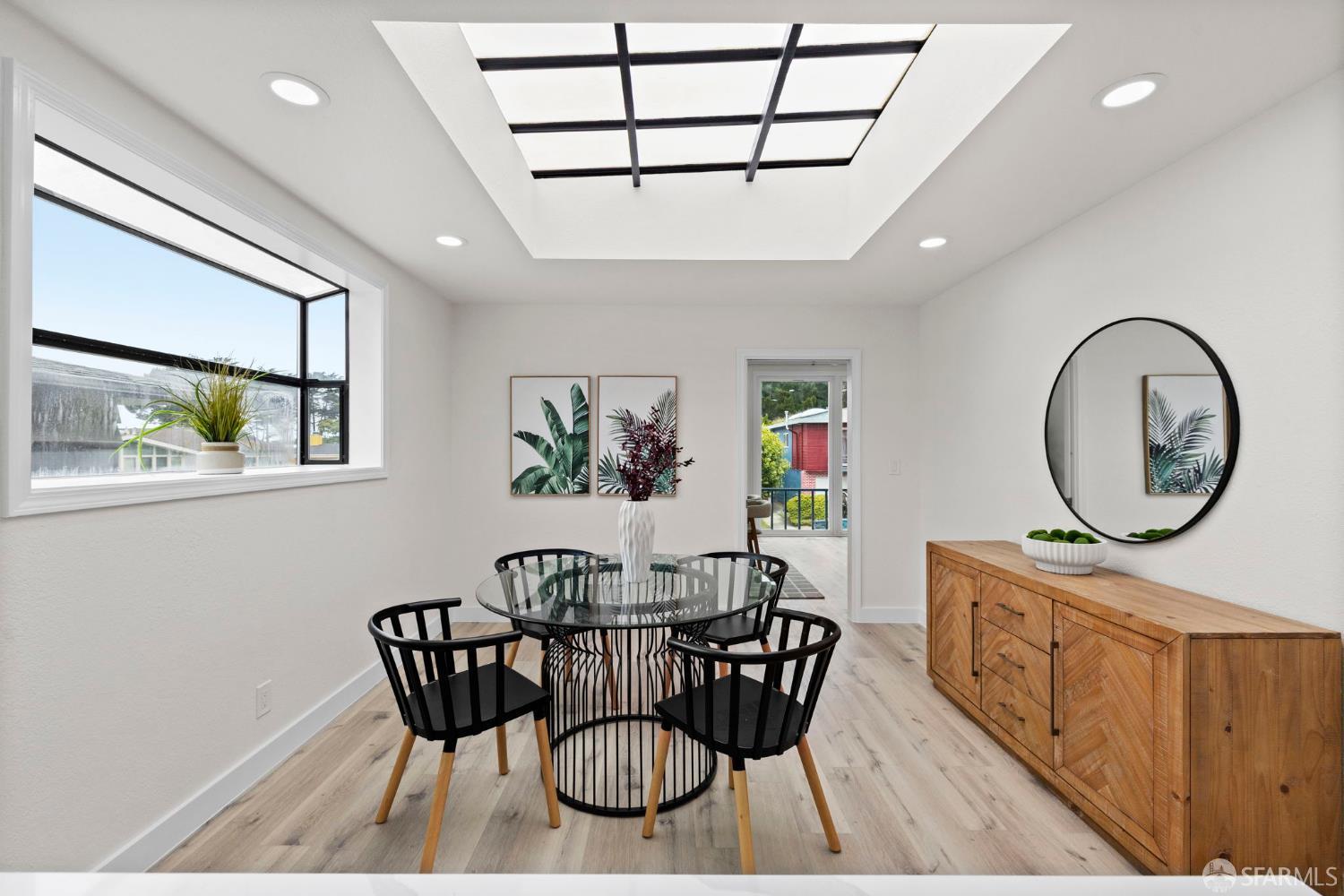 Detail Gallery Image 20 of 87 For 91 El Portal Way, Daly City,  CA 94015 - 6 Beds | 3 Baths