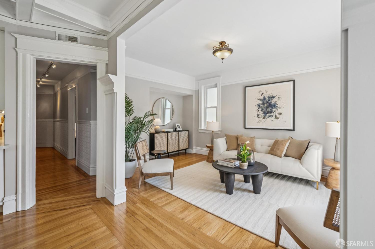 Detail Gallery Image 13 of 67 For 1125 Leavenworth St, San Francisco,  CA 94109 - 4 Beds | 3 Baths