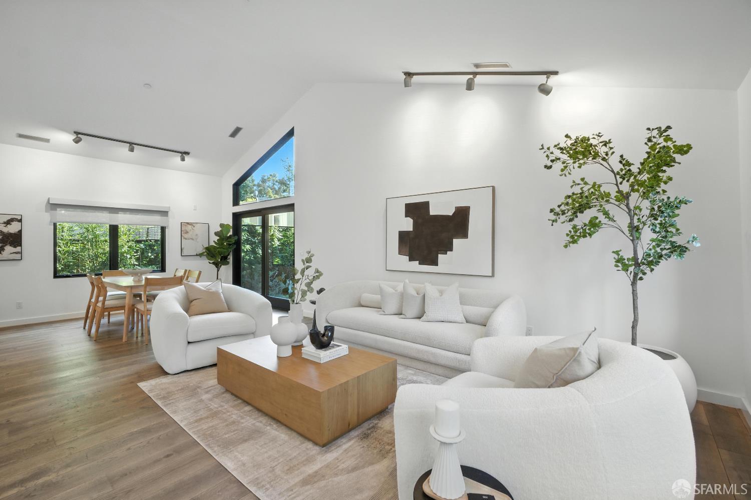 Detail Gallery Image 8 of 36 For 206 Donohoe St, East Palo Alto,  CA 94303 - 3 Beds | 3 Baths