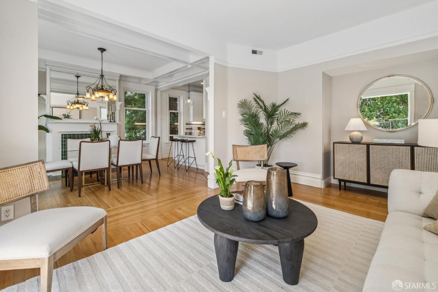 Detail Gallery Image 12 of 67 For 1125 Leavenworth St, San Francisco,  CA 94109 - 4 Beds | 3 Baths