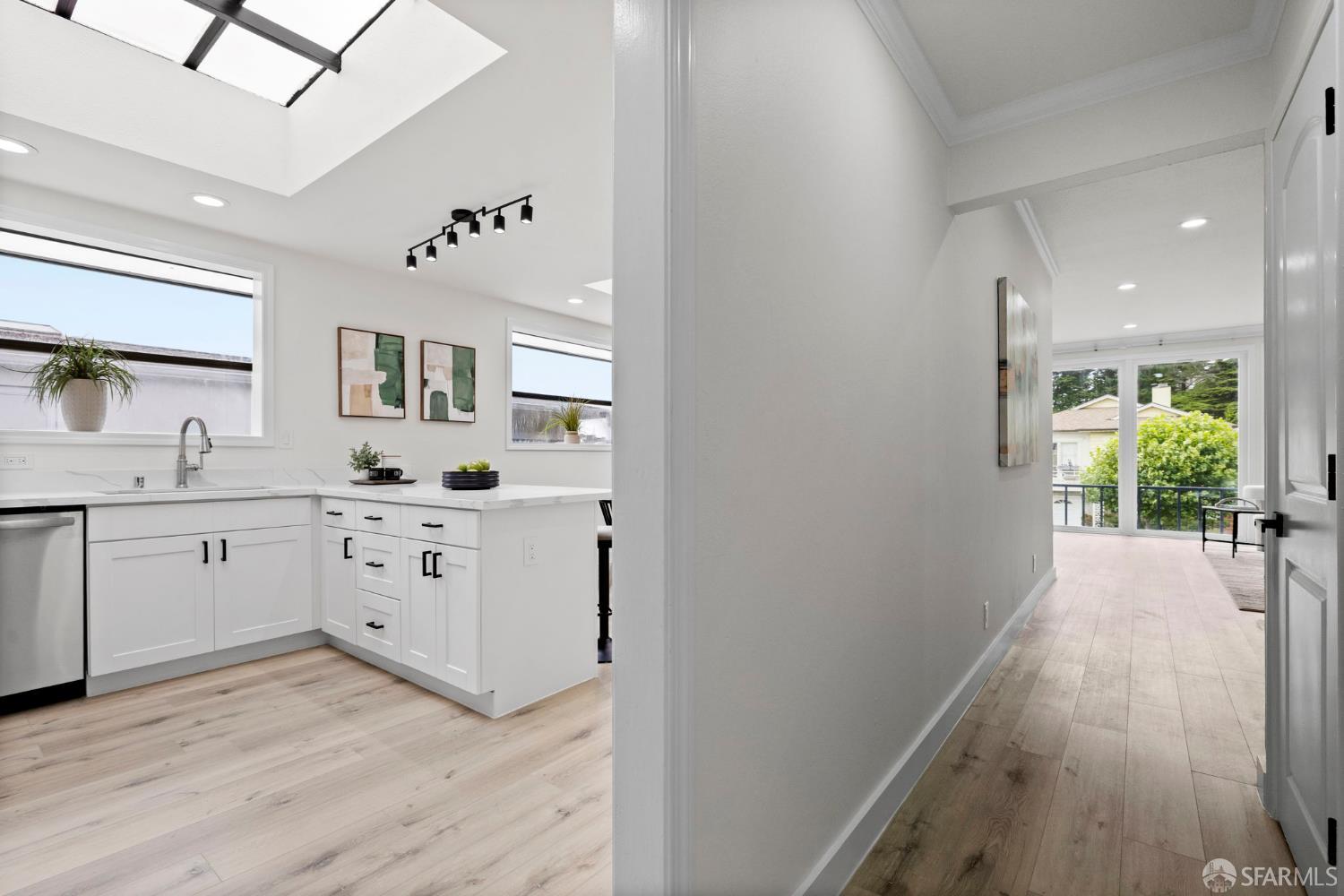 Detail Gallery Image 26 of 87 For 91 El Portal Way, Daly City,  CA 94015 - 6 Beds | 3 Baths