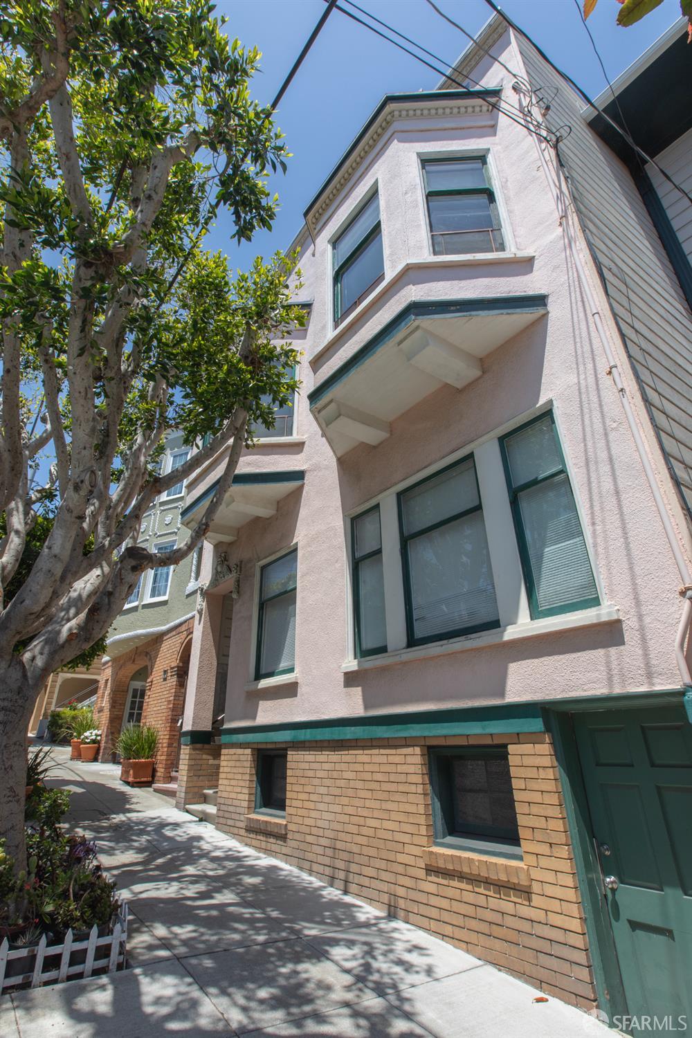 Detail Gallery Image 3 of 24 For 4632 18th St, San Francisco,  CA 94114 - – Beds | – Baths