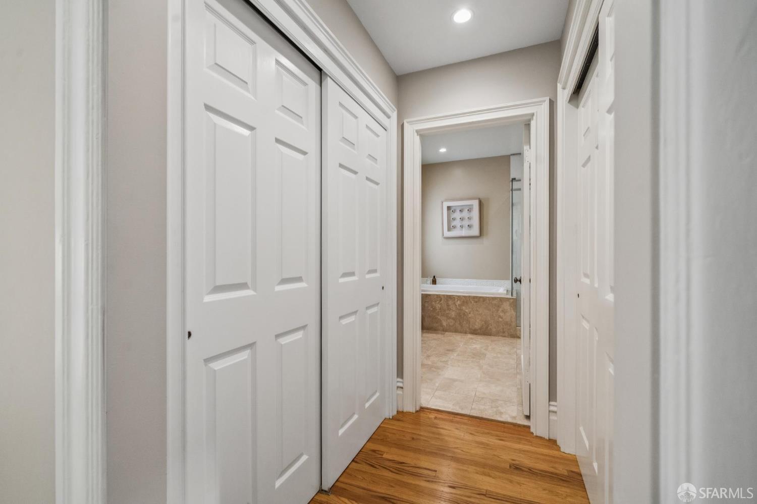 Detail Gallery Image 33 of 67 For 1125 Leavenworth St, San Francisco,  CA 94109 - 4 Beds | 3 Baths