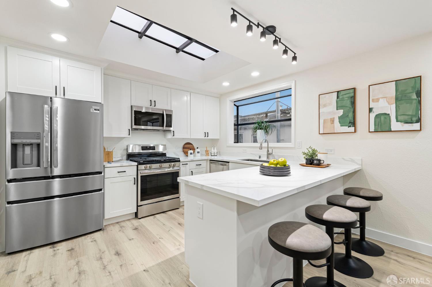 Detail Gallery Image 22 of 87 For 91 El Portal Way, Daly City,  CA 94015 - 6 Beds | 3 Baths