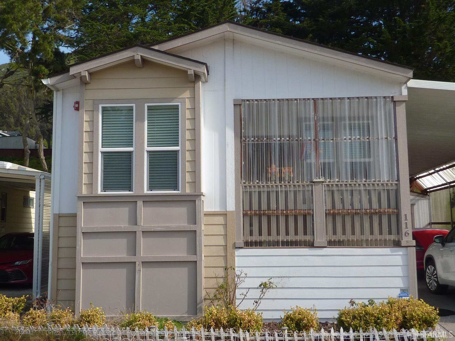 Detail Gallery Image 1 of 4 For 116 Harbor Dr, Daly City,  CA 94014 - 3 Beds | 2 Baths