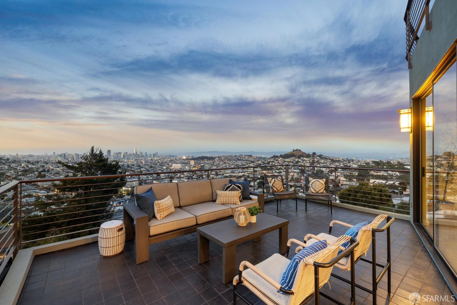 Detail Gallery Image 3 of 62 For 39 Miguel St, San Francisco,  CA 94131 - 4 Beds | 3/2 Baths