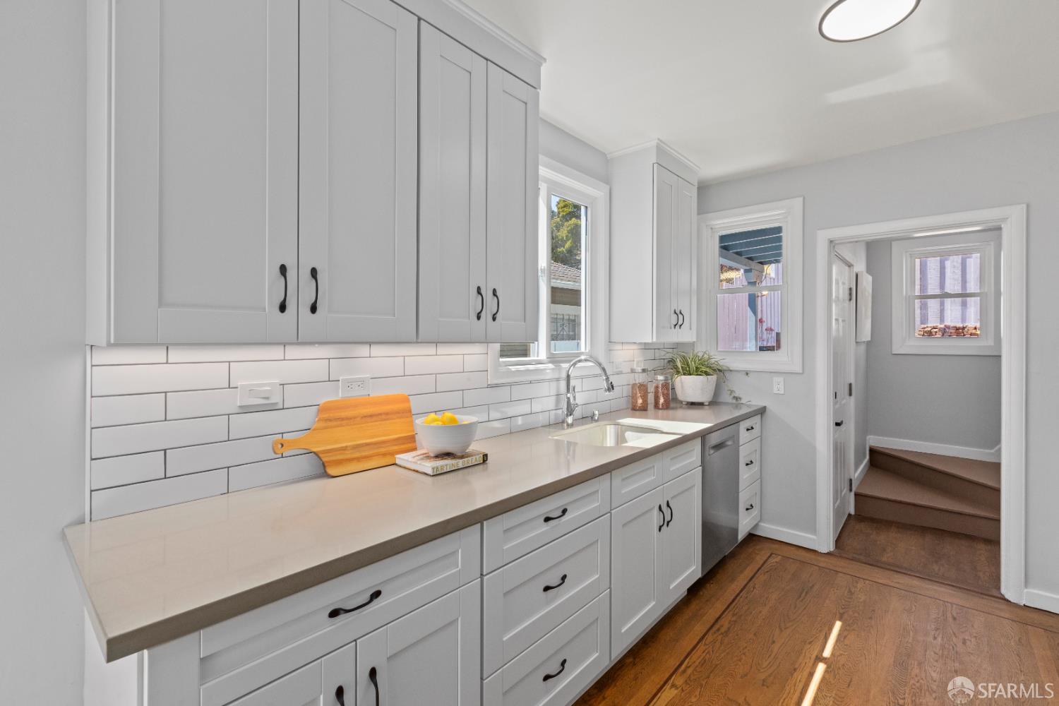 Detail Gallery Image 25 of 98 For 939 Innes Ave, San Francisco,  CA 94124 - 2 Beds | 2 Baths