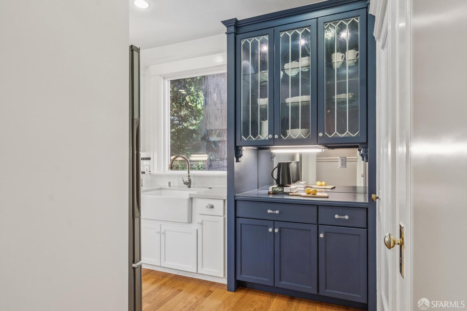 Detail Gallery Image 28 of 67 For 1125 Leavenworth St, San Francisco,  CA 94109 - 4 Beds | 3 Baths