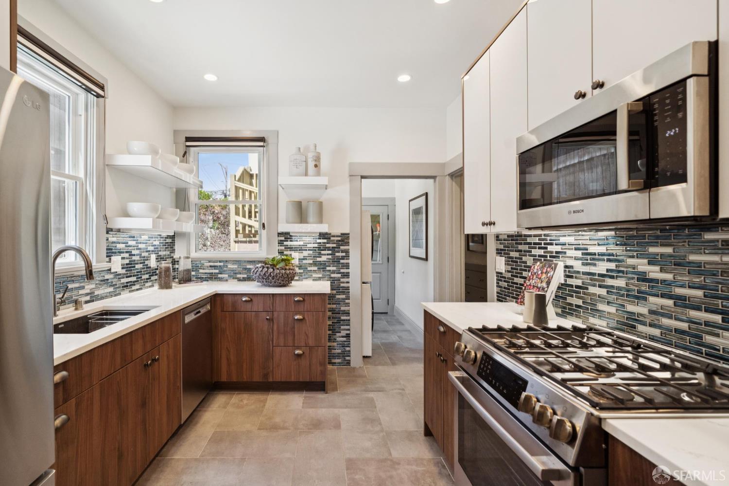 Photo #8: 425054880 Listing: Photo #8
