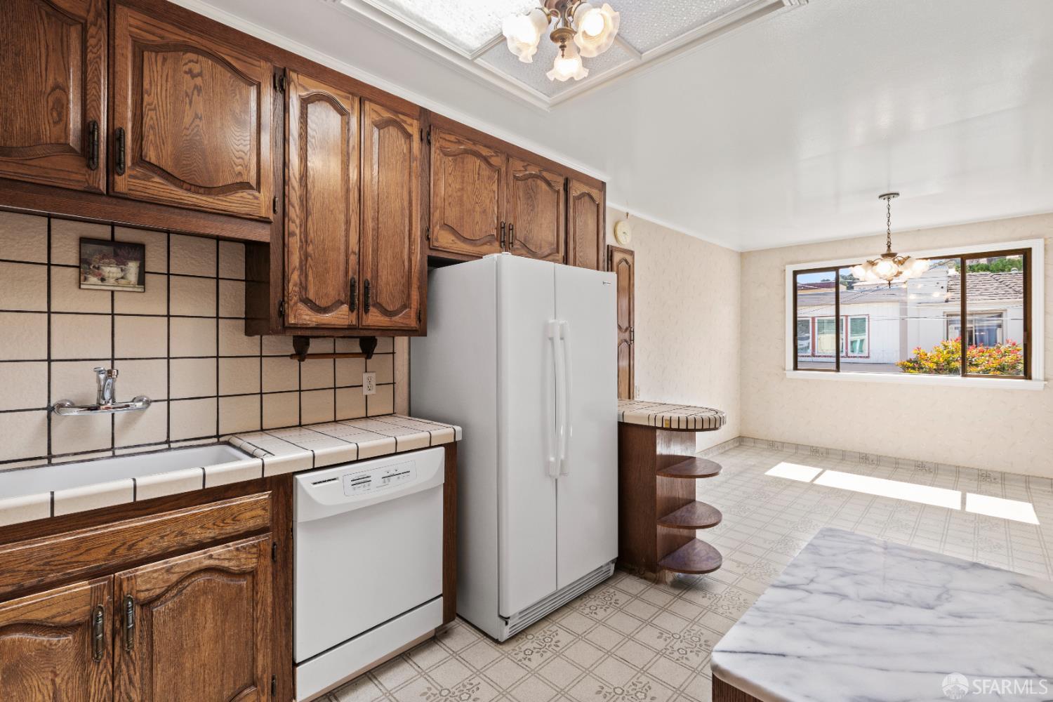 Detail Gallery Image 14 of 93 For 369 Princeton St, San Francisco,  CA 94134 - 4 Beds | 2 Baths