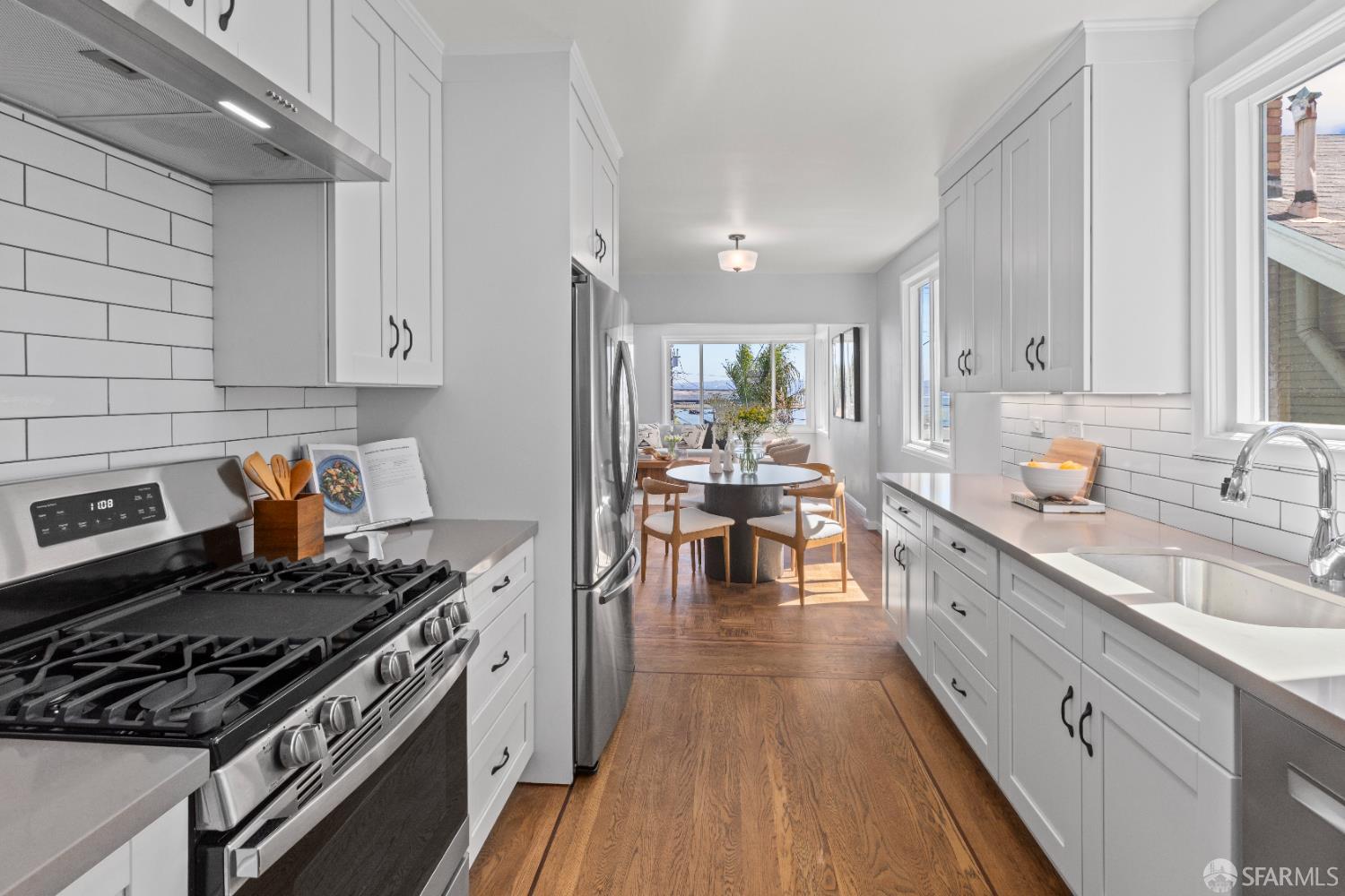 Detail Gallery Image 21 of 98 For 939 Innes Ave, San Francisco,  CA 94124 - 2 Beds | 2 Baths