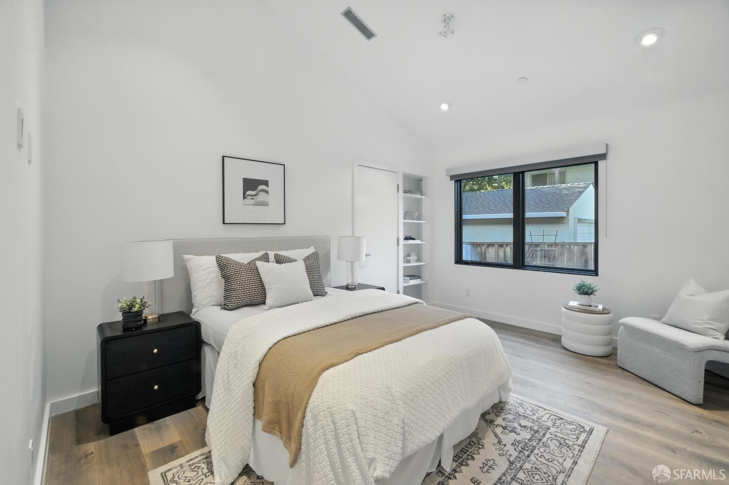 Detail Gallery Image 18 of 36 For 206 Donohoe St, East Palo Alto,  CA 94303 - 3 Beds | 3 Baths