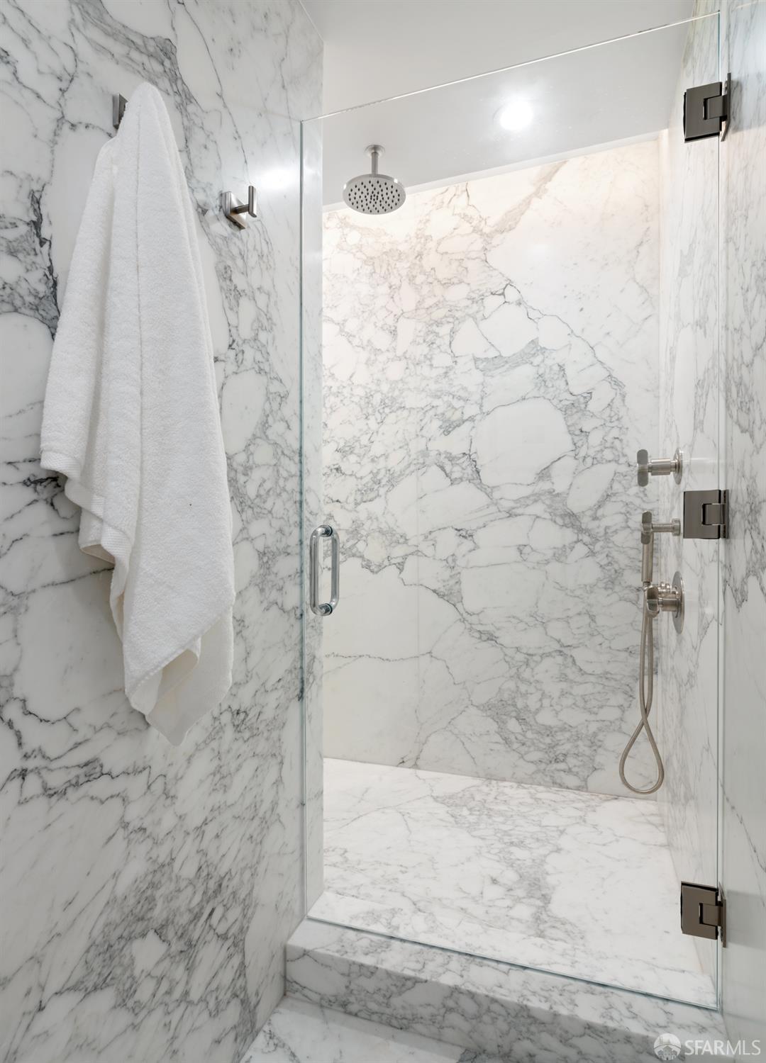 Detail Gallery Image 28 of 39 For 1070 Green St #801,  San Francisco,  CA 94133 - 2 Beds | 2/1 Baths