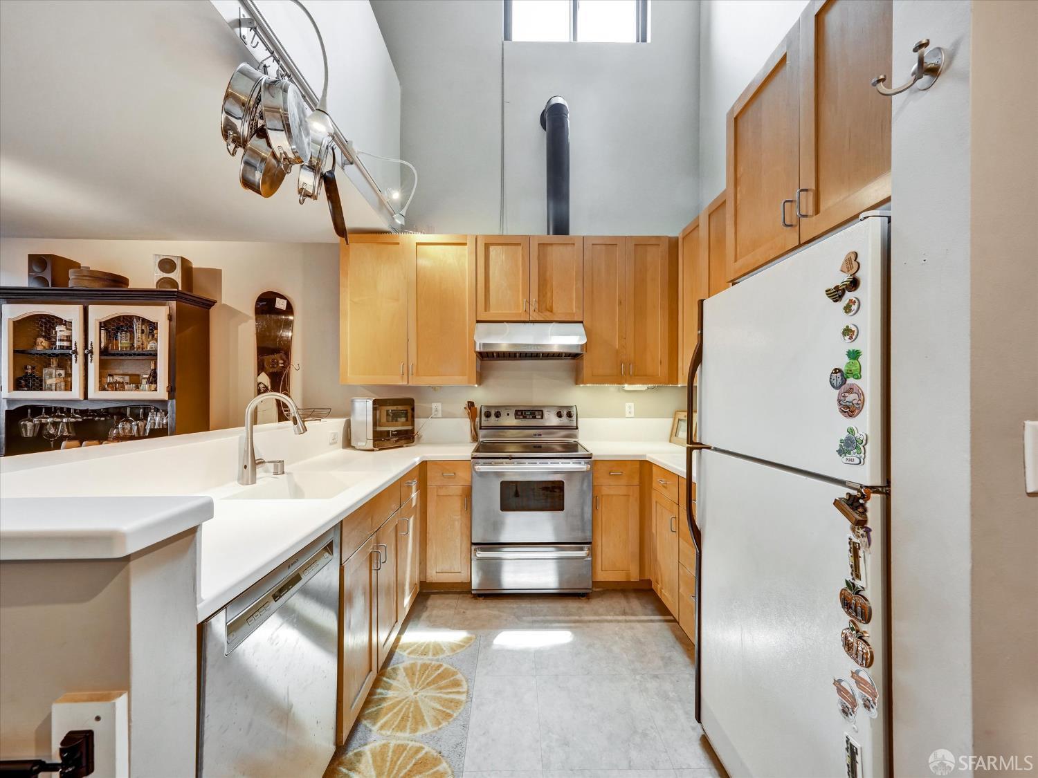Photo #5: 425056602 Listing 