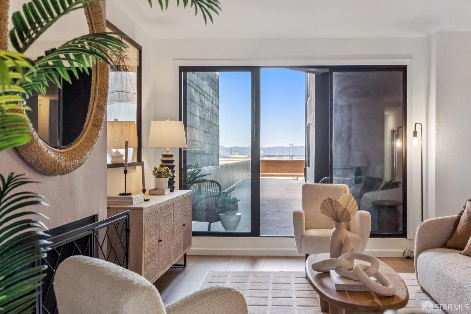 Detail Gallery Image 7 of 42 For 1520 Taylor St #103,  San Francisco,  CA 94133 - 2 Beds | 2 Baths