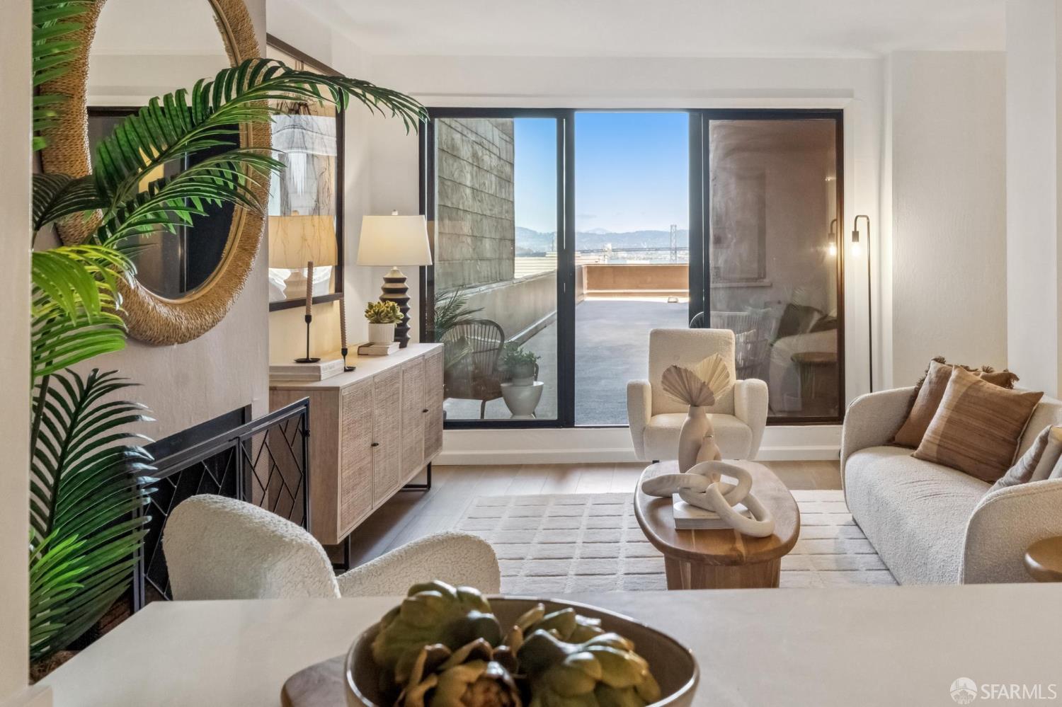 Detail Gallery Image 6 of 42 For 1520 Taylor St #103,  San Francisco,  CA 94133 - 2 Beds | 2 Baths