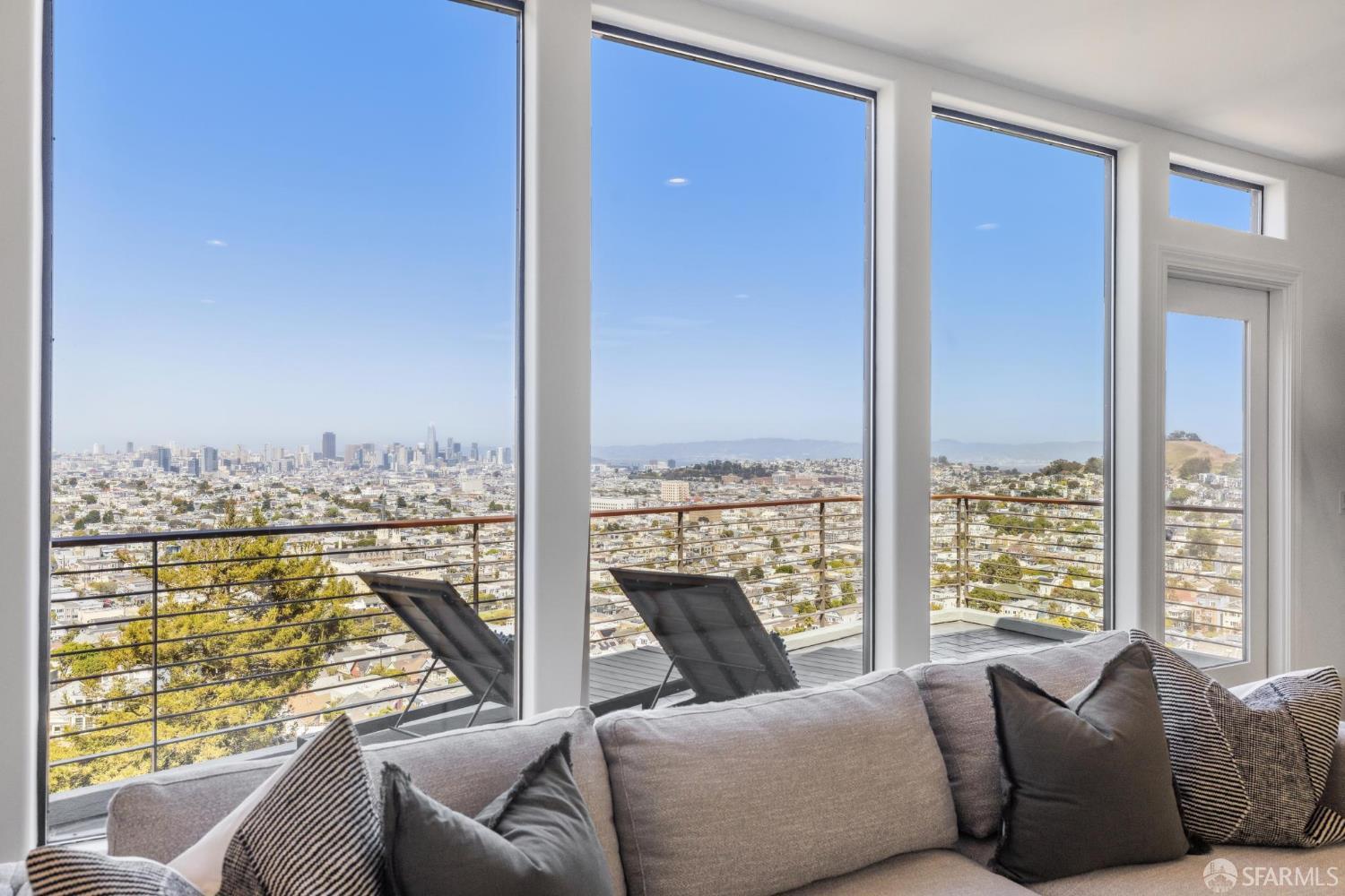 Detail Gallery Image 18 of 62 For 39 Miguel St, San Francisco,  CA 94131 - 4 Beds | 3/2 Baths