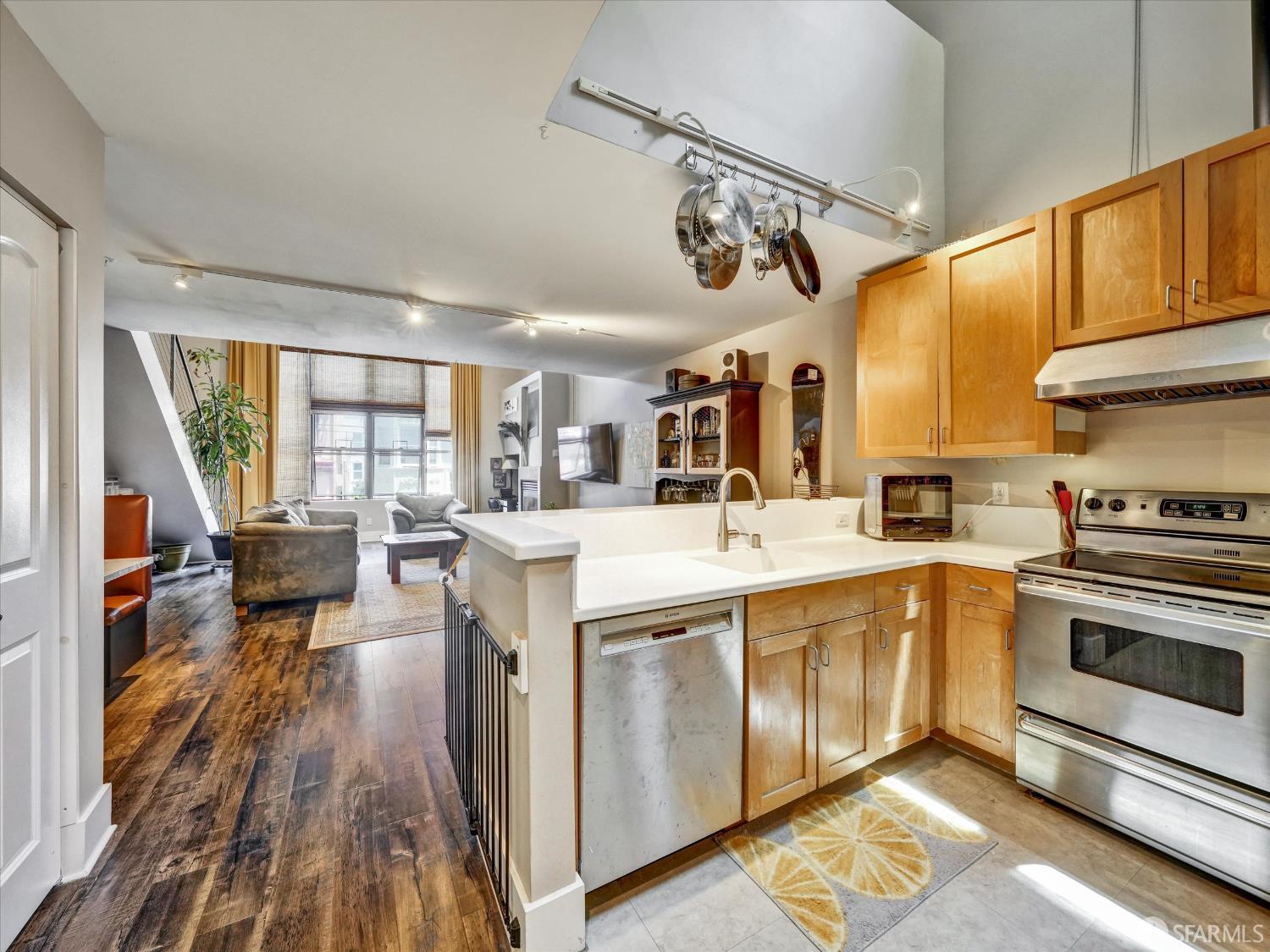Photo #6: 425056602 Listing 