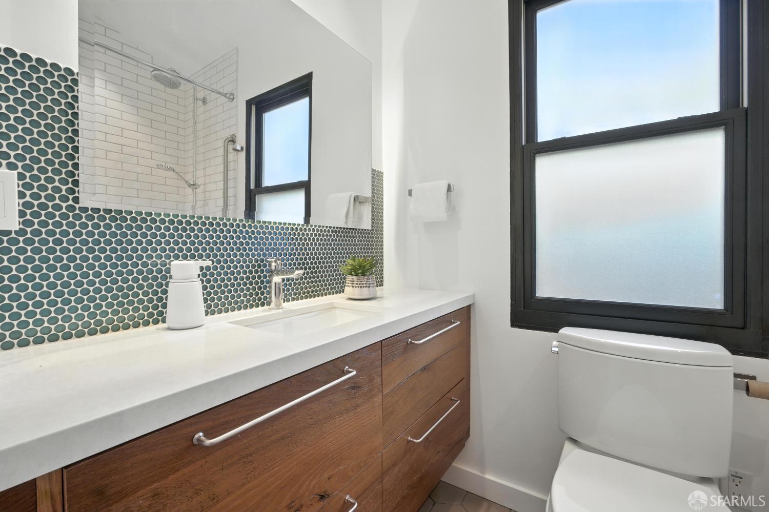 Detail Gallery Image 23 of 36 For 206 Donohoe St, East Palo Alto,  CA 94303 - 3 Beds | 3 Baths