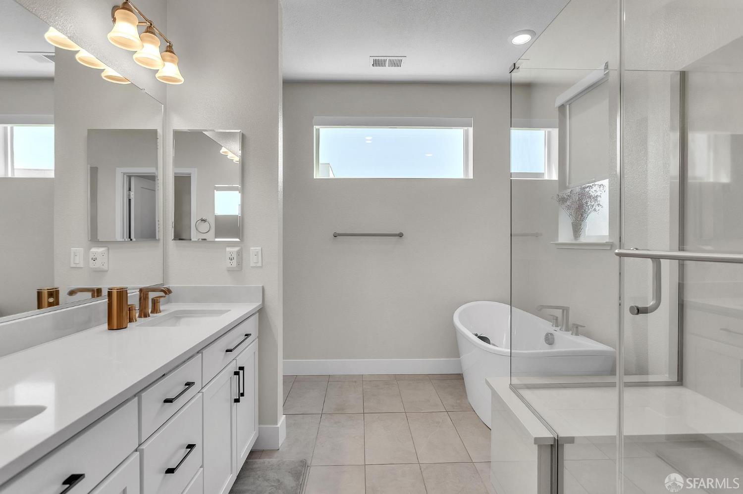 Detail Gallery Image 14 of 37 For 2821 San Jacinto Ln, Alameda,  CA 94501 - 4 Beds | 3/1 Baths