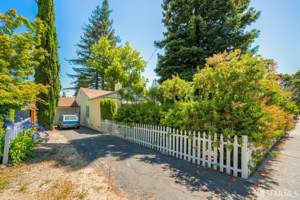 Detail Gallery Image 3 of 99 For 1304 Orange Ave, Menlo Park,  CA 94025 - 2 Beds | 1 Baths