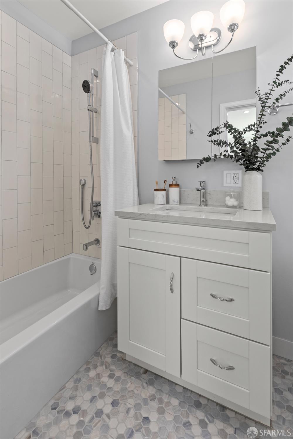 Detail Gallery Image 35 of 98 For 939 Innes Ave, San Francisco,  CA 94124 - 2 Beds | 2 Baths