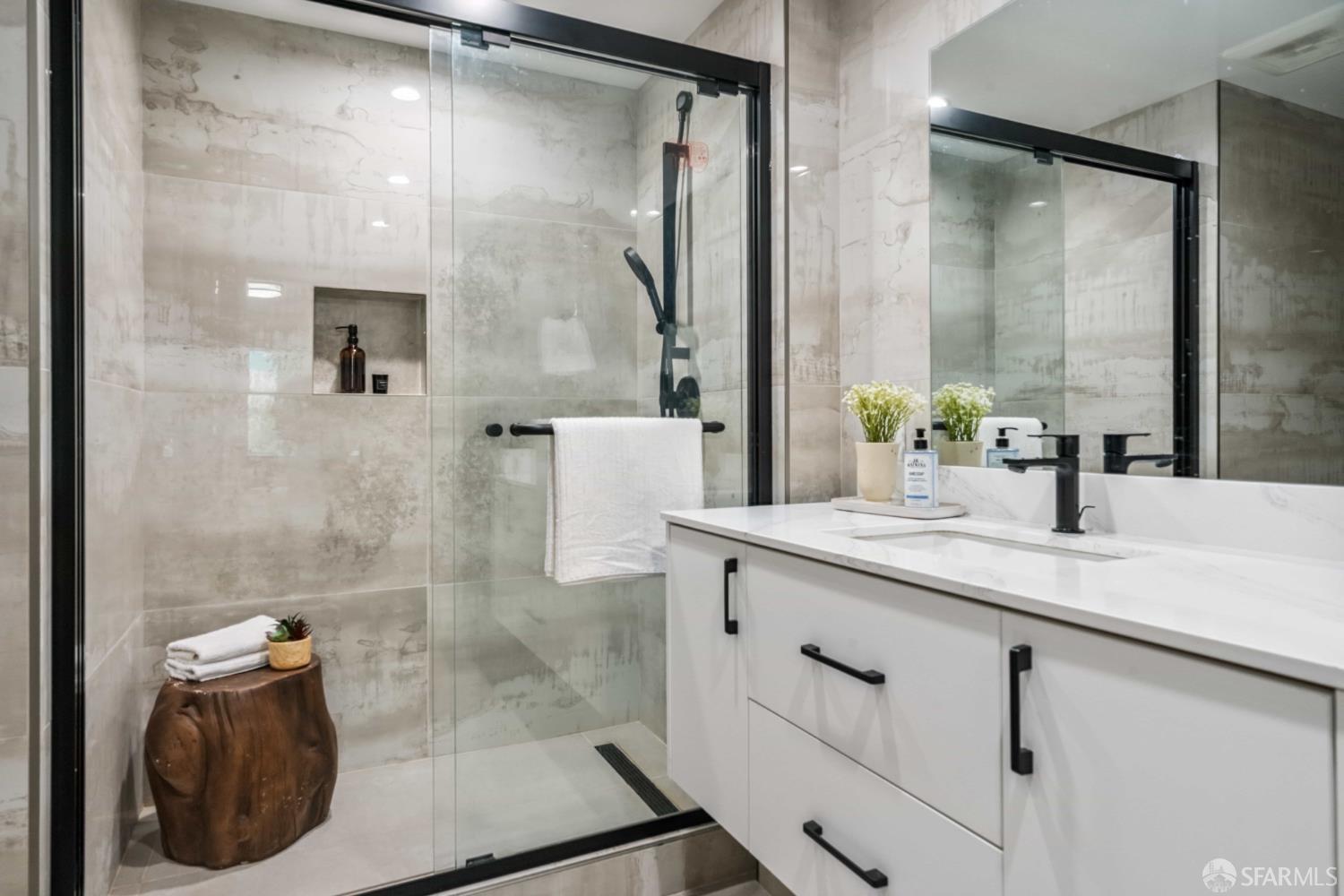 Detail Gallery Image 25 of 54 For 1210 40th Ave, San Francisco,  CA 94122 - 3 Beds | 2/1 Baths